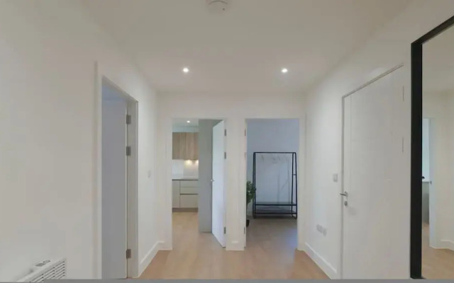 Luxury Manchester Apartment - Blue