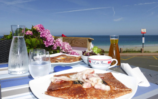 Terraced House, St Meloir des Ondes