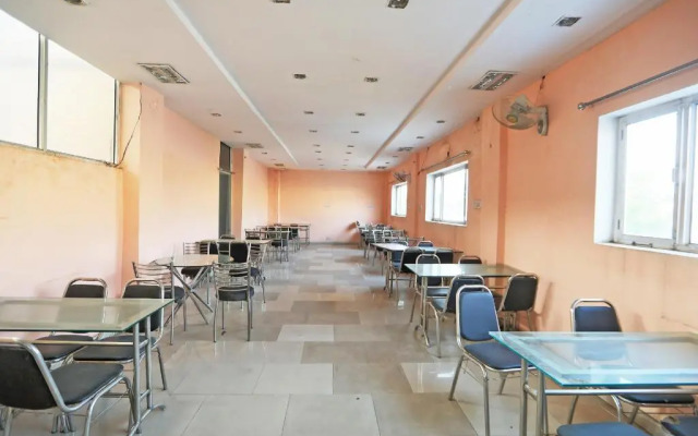 Yadav Hotel And Restaurant by OYO Rooms