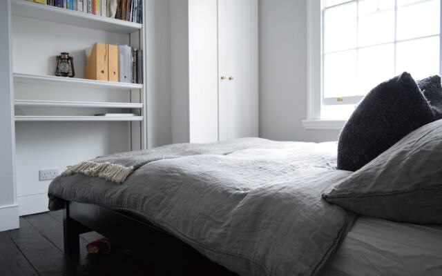 4 Bedroom House in Hackney