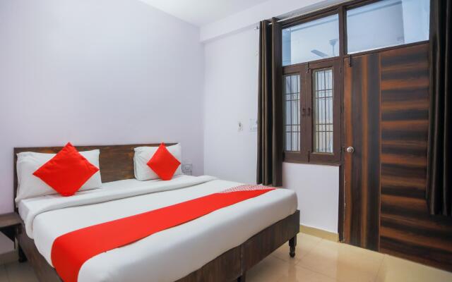 OYO 70819 Hotel Royal King