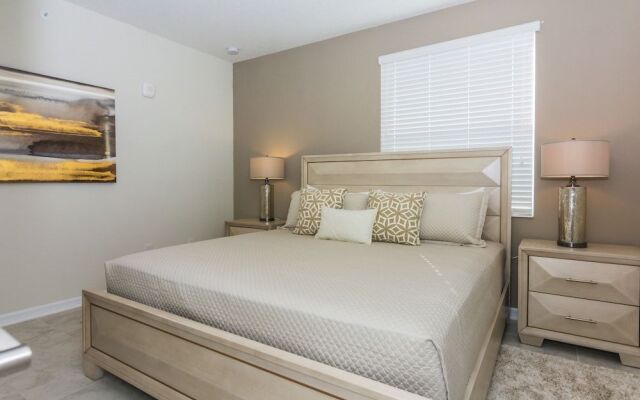 Family  Apartment at Storey Lake 272969