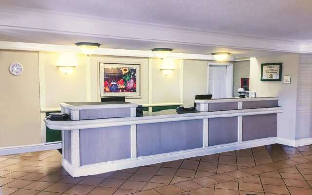 La Quinta Inn by Wyndham Moline Airport