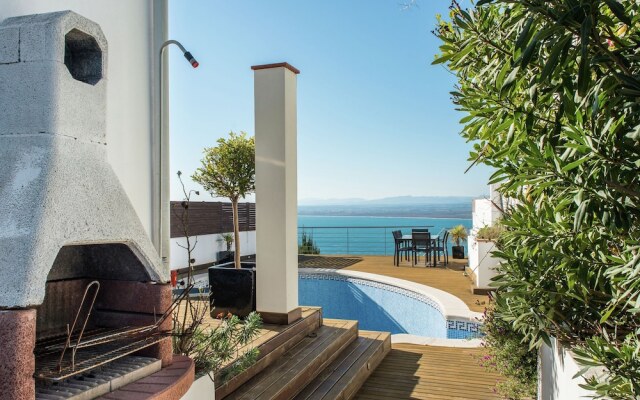 Villa For 4 Persons In Roses With Private Pool Overlooking The Bay Of Roses