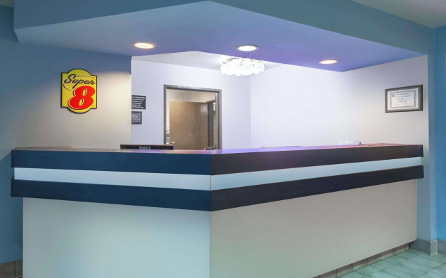 Delavan Inn and Suites