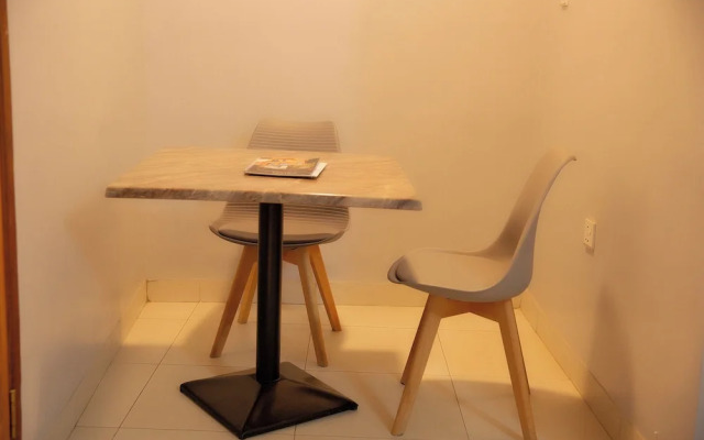 Romalo Hotel & Apartments