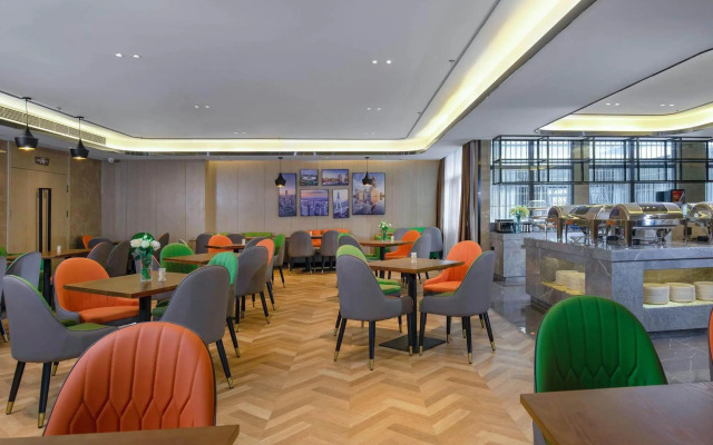Country Inn & suites by Radisson((Lingnan Xintiandi Branch, Foshan Zumiao Subway Station)