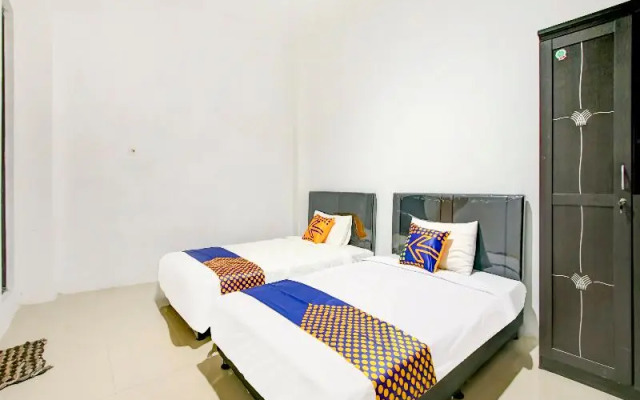 Oyo Life 2698 Kost Blessing