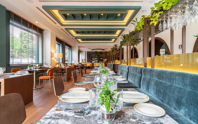 Отель Melia Milano