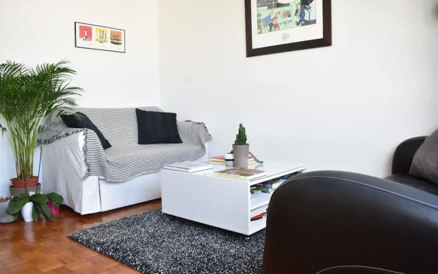 Top Floor 1 Bedroom Apartment Near Gare de Lyon