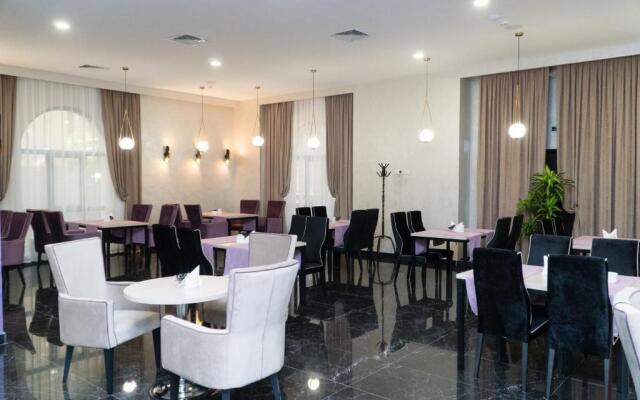 East Palace Hotel