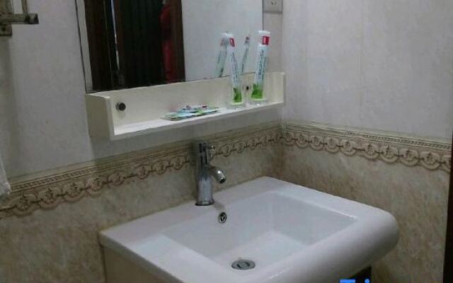 Tieling Traffic Hotel