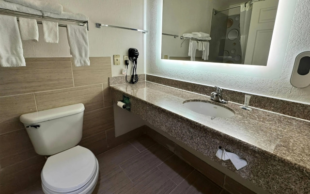 Baymont by Wyndham Texas City