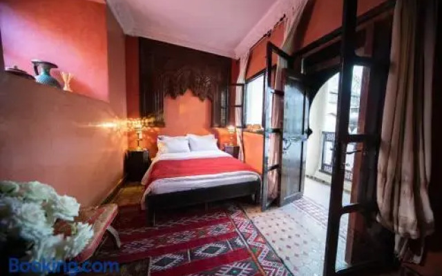 Riad Mur Akush
