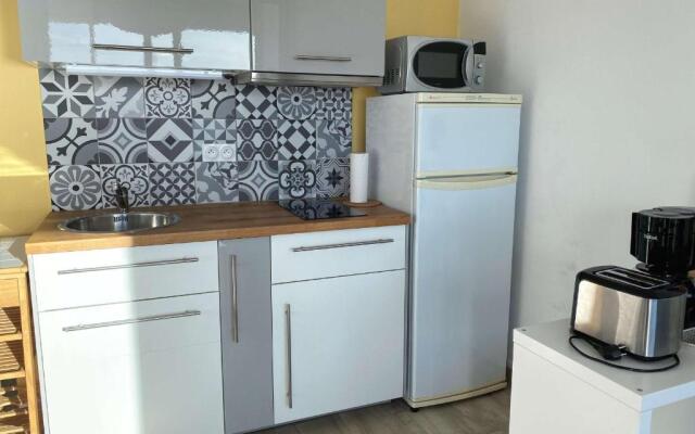 Appartement Balaruc-les-Bains, 1 pièce, 2 personnes - FR-1-553-169