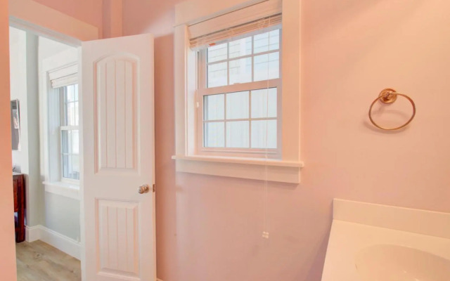 BB31 - Beach Please Community pool