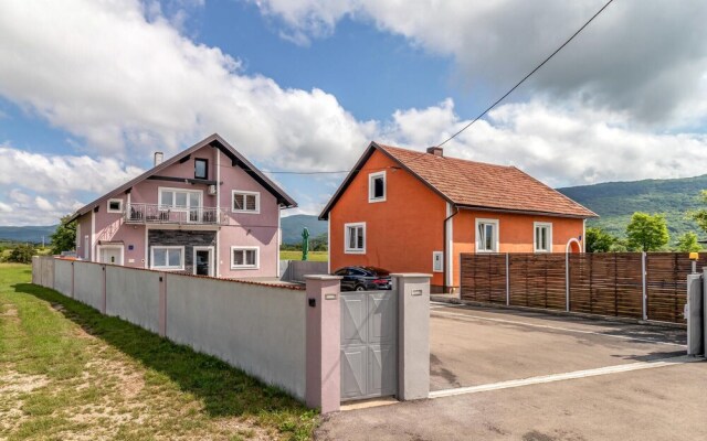 Beautiful Apartment in Otocac With Wifi and 2 Bedrooms