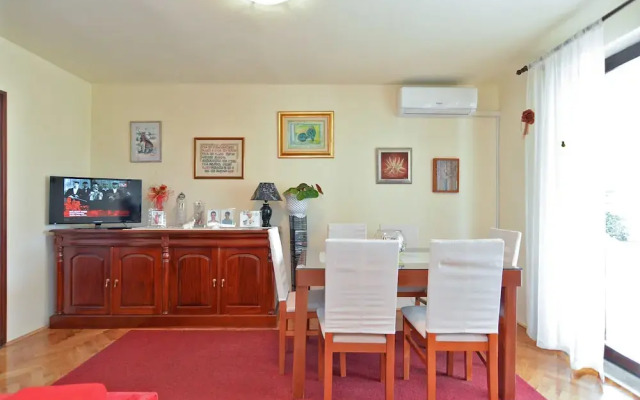 Apartment 1375