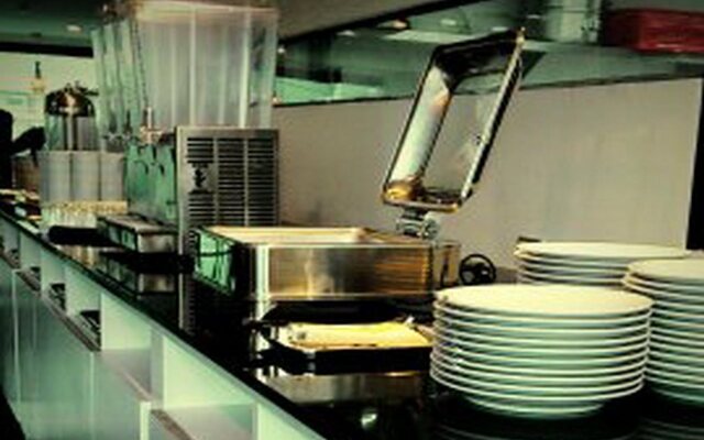Raha Grand Hotel