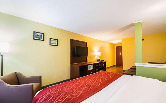 Comfort Inn & Suites Dayton Northwest - Englewood