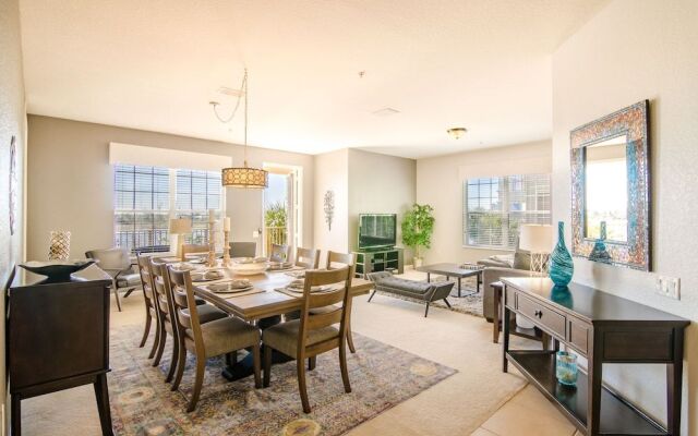 Spring Lakeview 3 Bedroom Condo by RedAwning