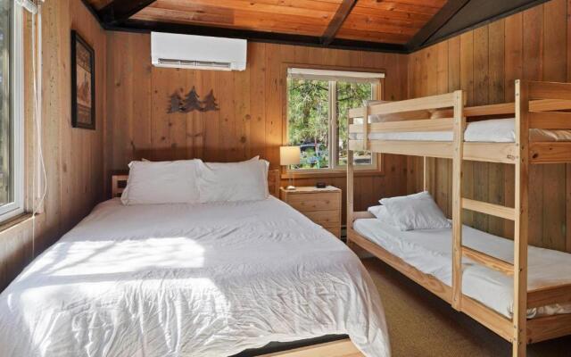 7 Grizzly-AC-Hot Tub-2BR/2BA