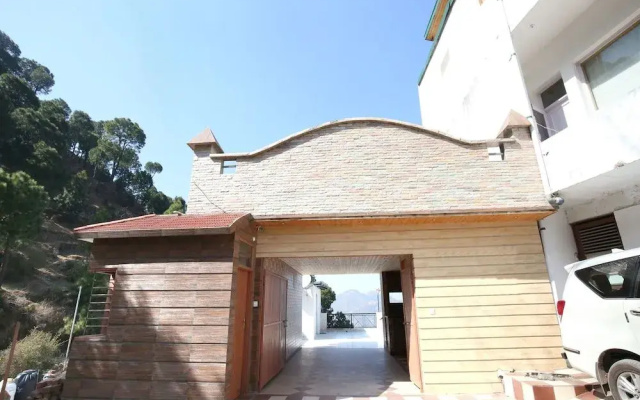 OYO 12170 Home Rustic Villa Kasauli