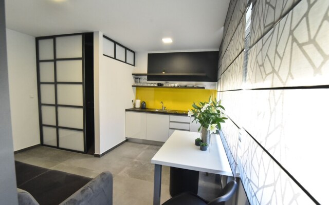Mono Apartments & Rooms