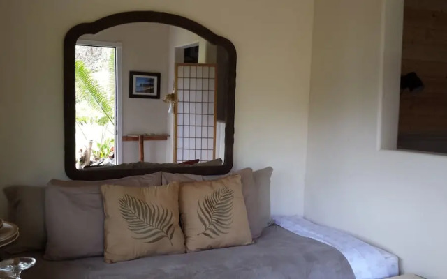 Aloha Crater Lodge and Lava Tube