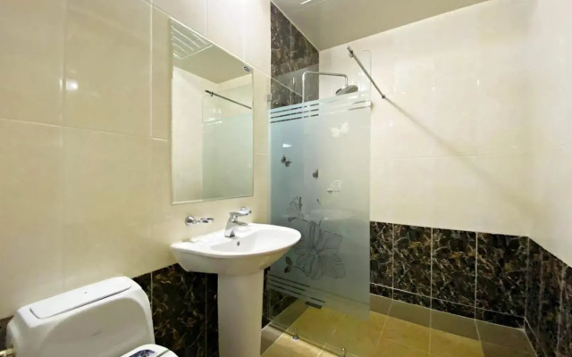 F1 Hotel
