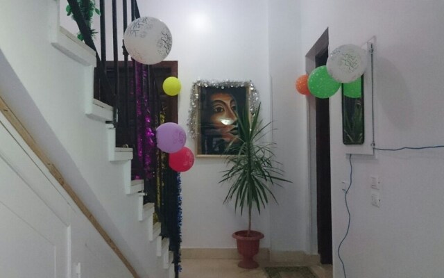 Lotus Lis House