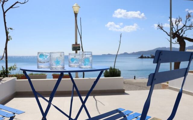 Charaki Escape Chic Seafront Studio