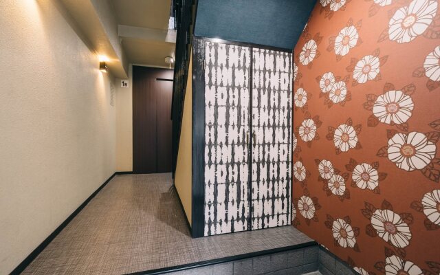 R Hostel Namba South
