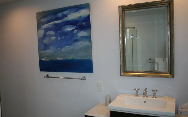 Shea's Riverside Inn & Motel