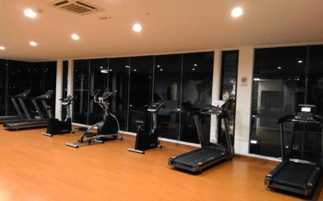 Sara Staycation FREE WIFI & NETFLIX