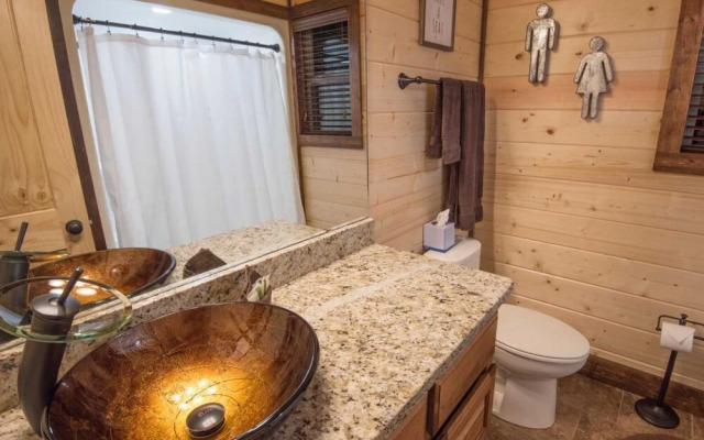 Simmer Down Lodge - 5 Br Cabin