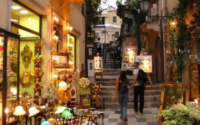 Degli Strategi Apartment