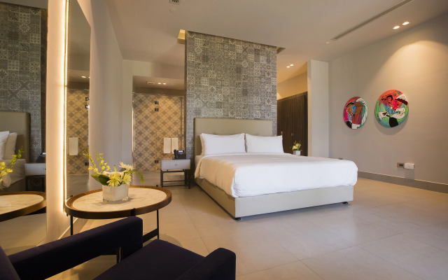 Dusit Thani LakeView Cairo