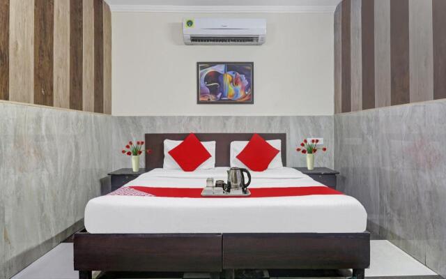 Oyo Flagship 92975 Hotel Small Town