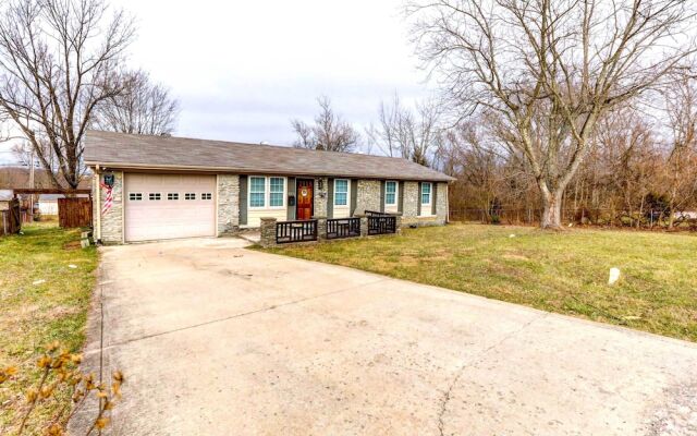 Inviting Frankfort Home Near Bourbon Trail!