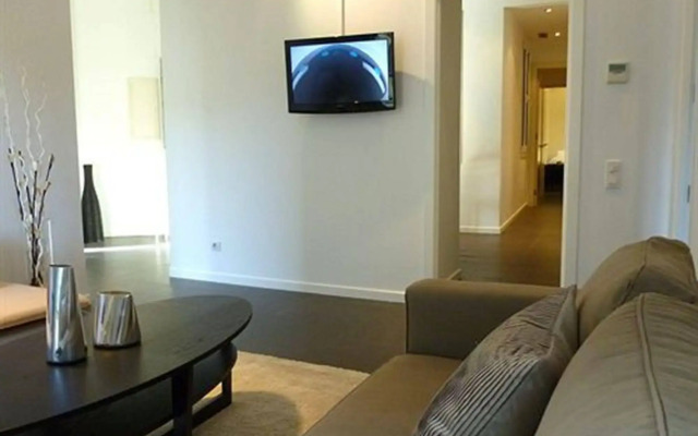 Super Balmes Guest House