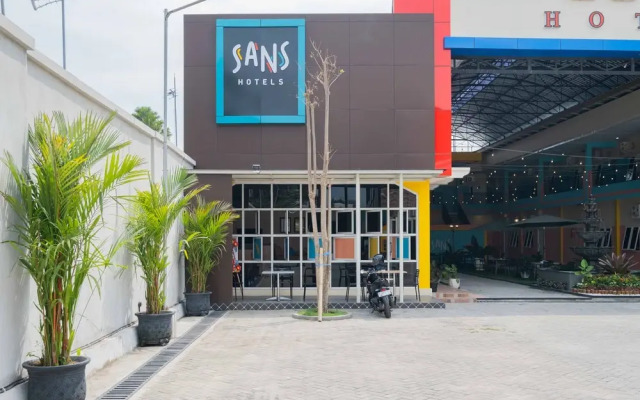 Sans WM Hotel Blitar