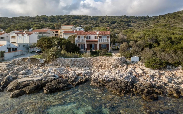 Apartments by the sea Milna, Vis - 8946