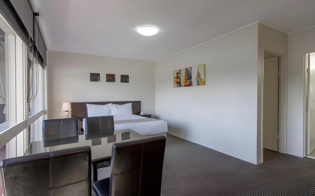 Sunshine Motor Inn – Guest Rooms – Melbourne