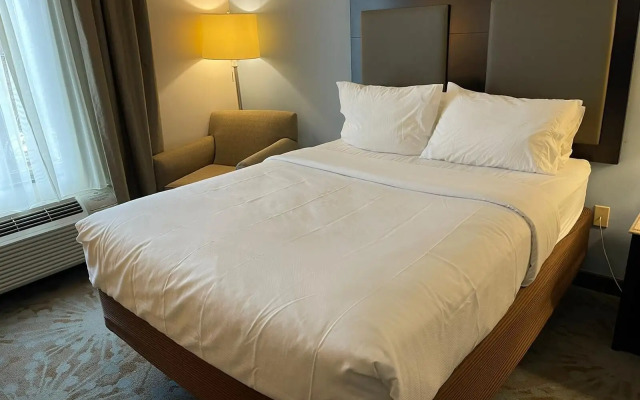 Comfort Inn & Suites Plainville-Foxboro