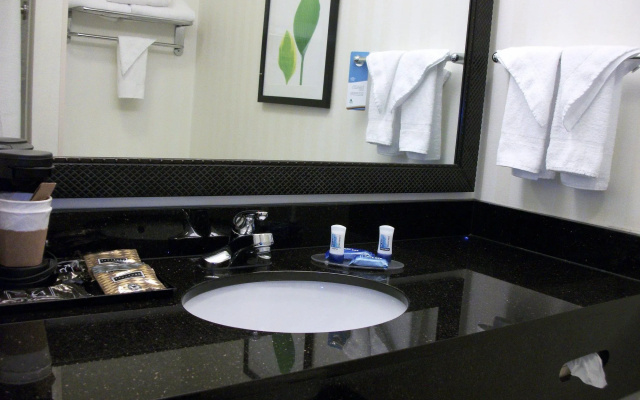 Fairfield Inn & Suites Seymour