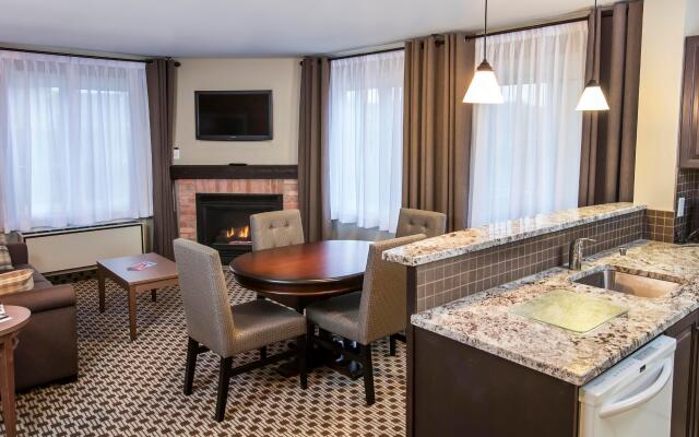 Holiday Inn Express and Suites Tremblant by IHG