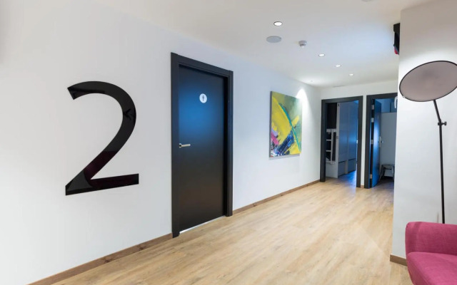 Airhostel Barcelona Airport 24h