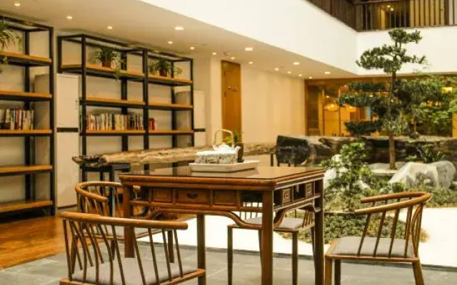 Shanghai Jingxin Guiwo Hotel (Baoshan Temple Branch)