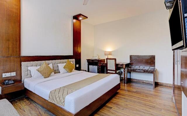 Townhouse OAK Hotel Heaven